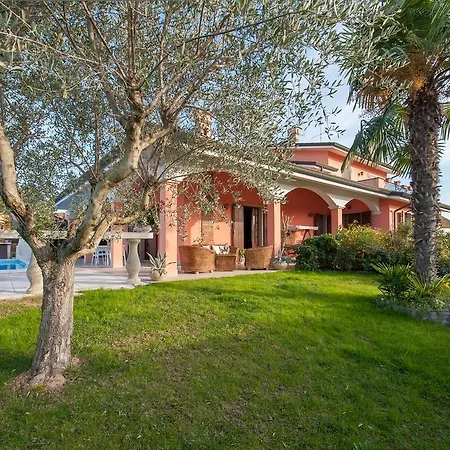 Gloriana Bed & Breakfast 3*